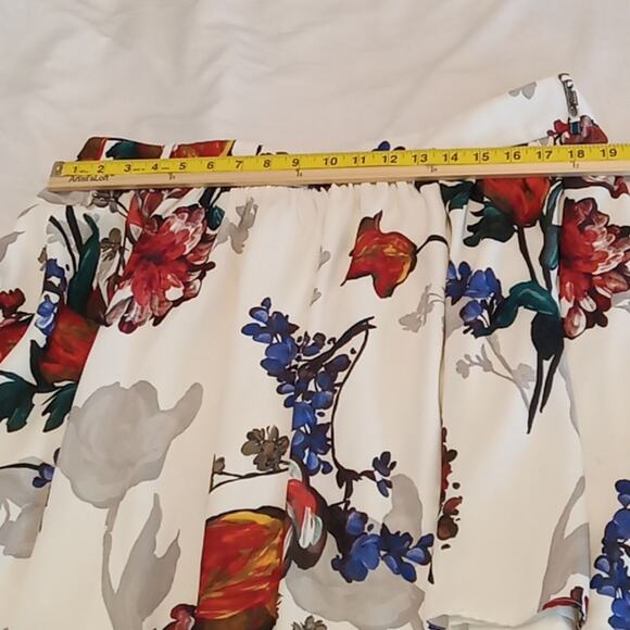 Express women's size 16 Pleated Floral and flowy skirt. PLUS - Picture 8 of 9